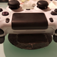 Imagen para el artículo titulado Cómo cargar tu mando de PS4 de forma inalámbrica